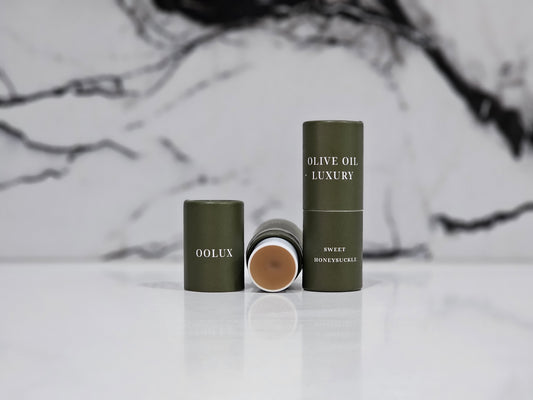 Olive Oil Natural Lip Conditioner Honeysuckle 5g | OOLUX